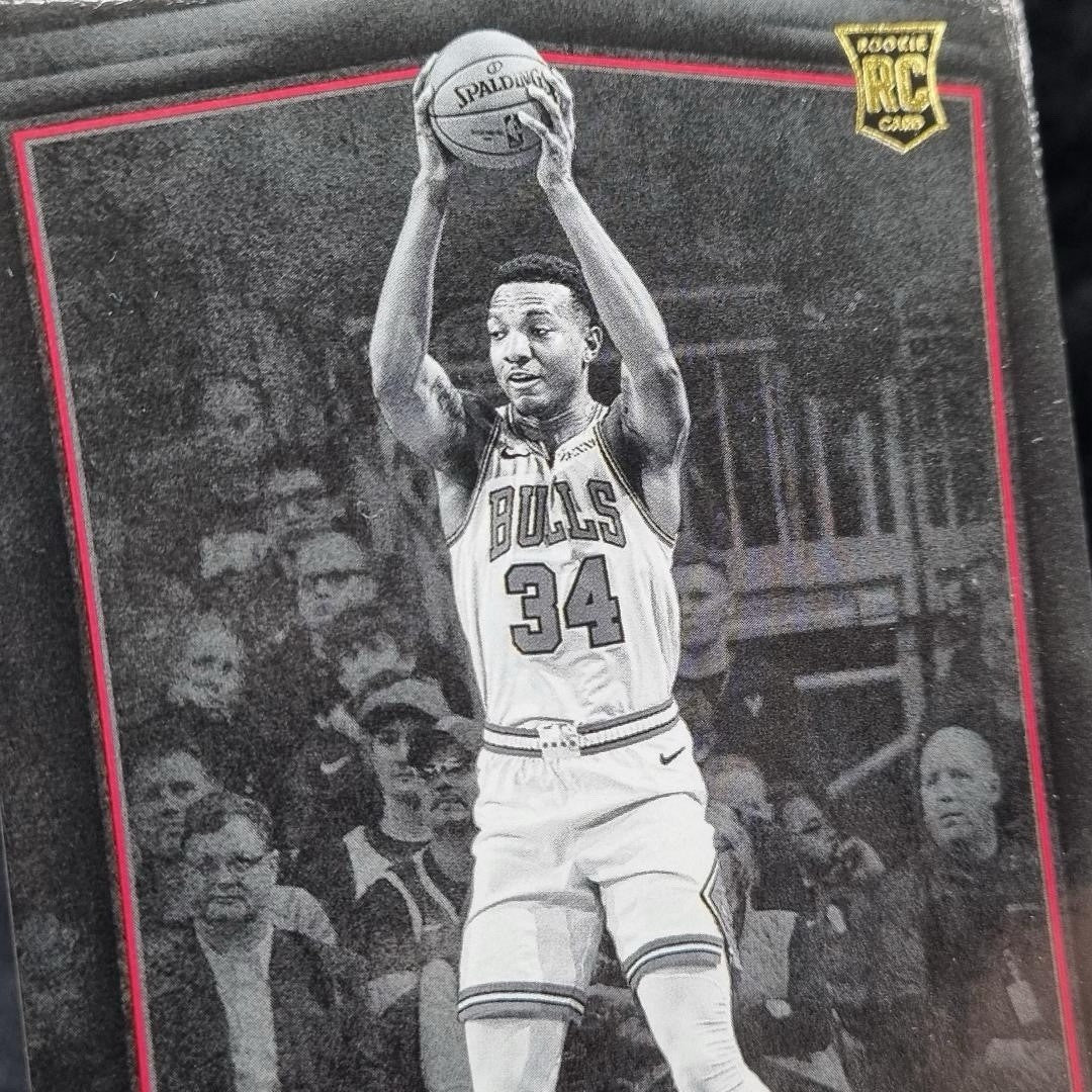 2018-19 NBA Wendell Carter Jr. Gold /10 Majestic Panini Chronicles RC Bulls3