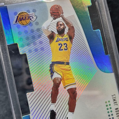 2018-19 Panini Status LeBron James Pursuit Die Cut Parallel Refractor Case Hit2