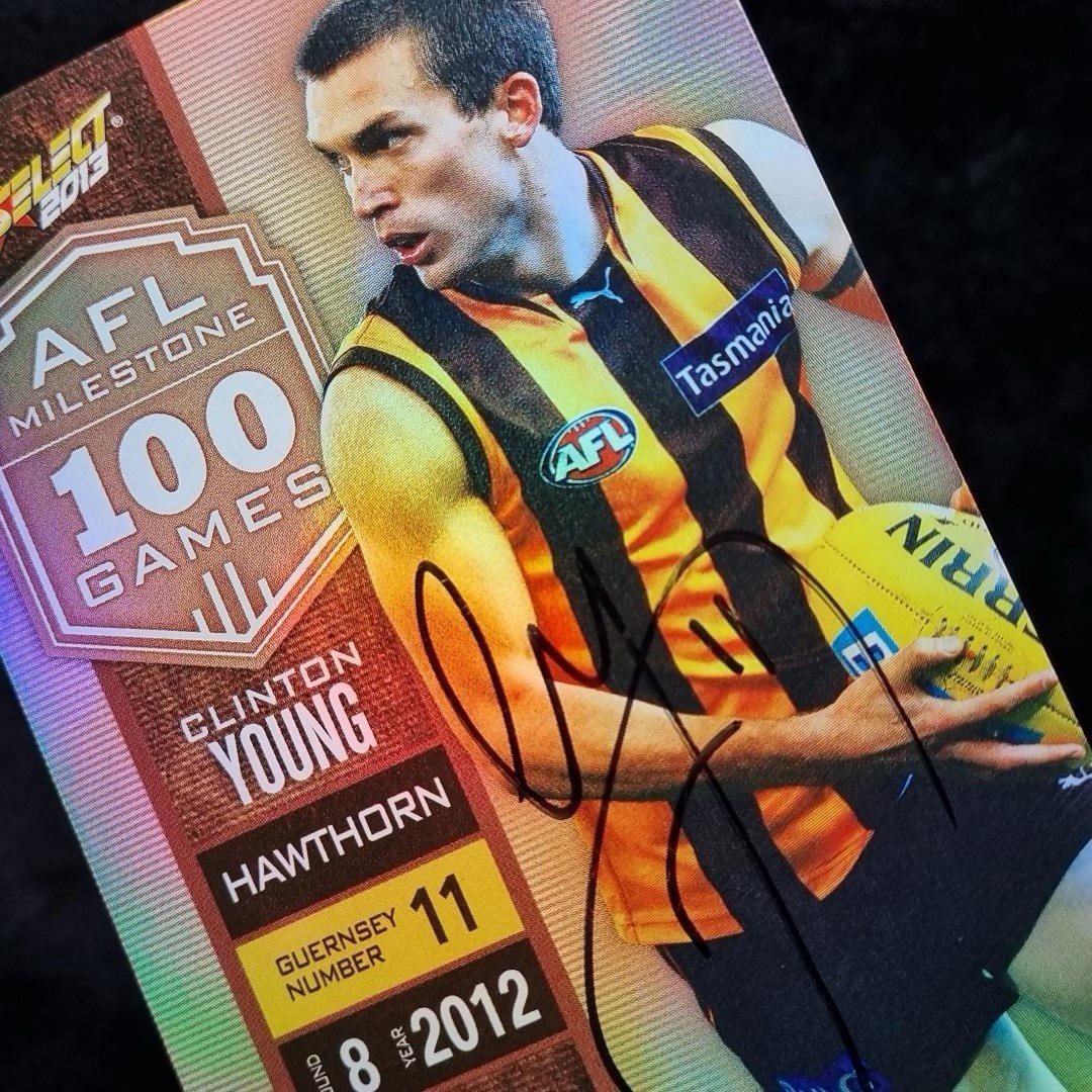 AFL Clinton Young Hand Signed Autograph Card 2013 Select Hawthorn Hawks MG432