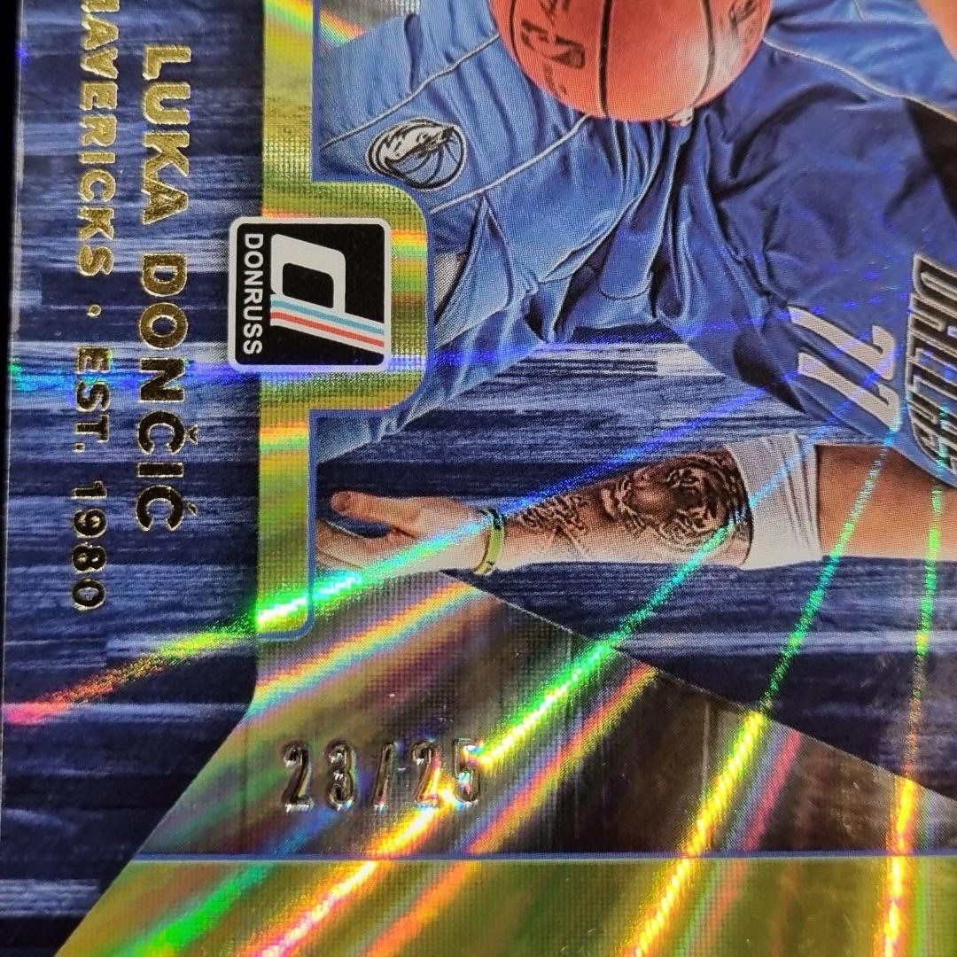 NBA 2019-20 Luka Doncic 23/25 Gold Laser Panini Donruss Franchise Features #292