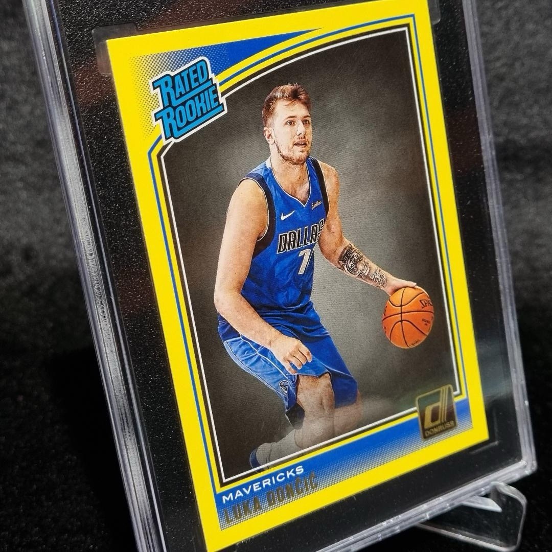 2018-2019 NBA Luka Doncic Rated Rookie Yellow SGC 9.5 Donruss Lakers Colour2
