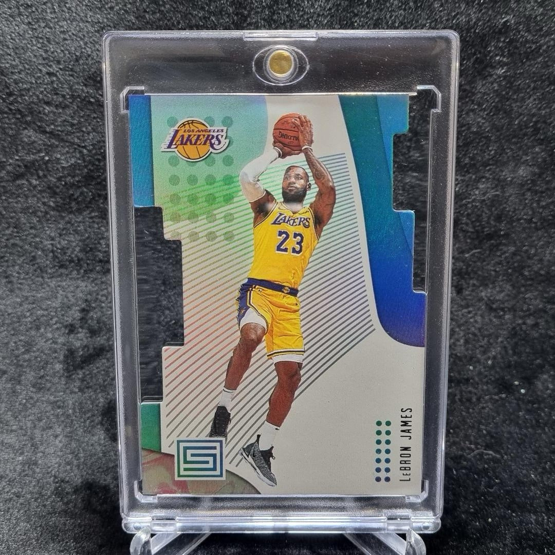 2018-19 Panini Status LeBron James Pursuit Die Cut Parallel Refractor Case Hit0